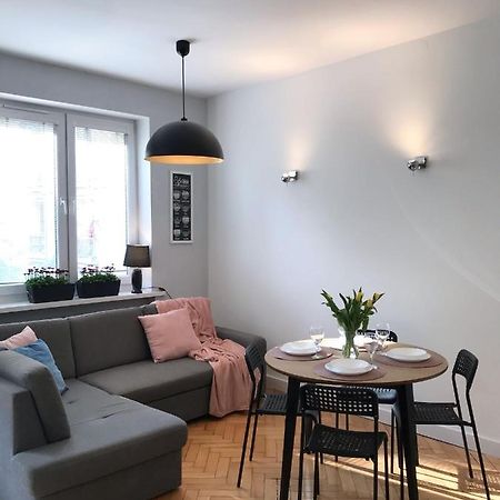 Klimatyczny Apartament Pod Ratuszem -Ul. Slaska 2 Czestochowa Ngoại thất bức ảnh