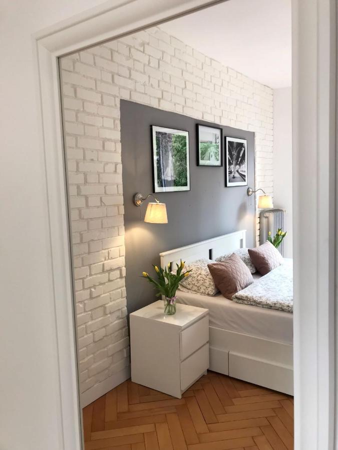 Klimatyczny Apartament Pod Ratuszem -Ul. Slaska 2 Czestochowa Ngoại thất bức ảnh