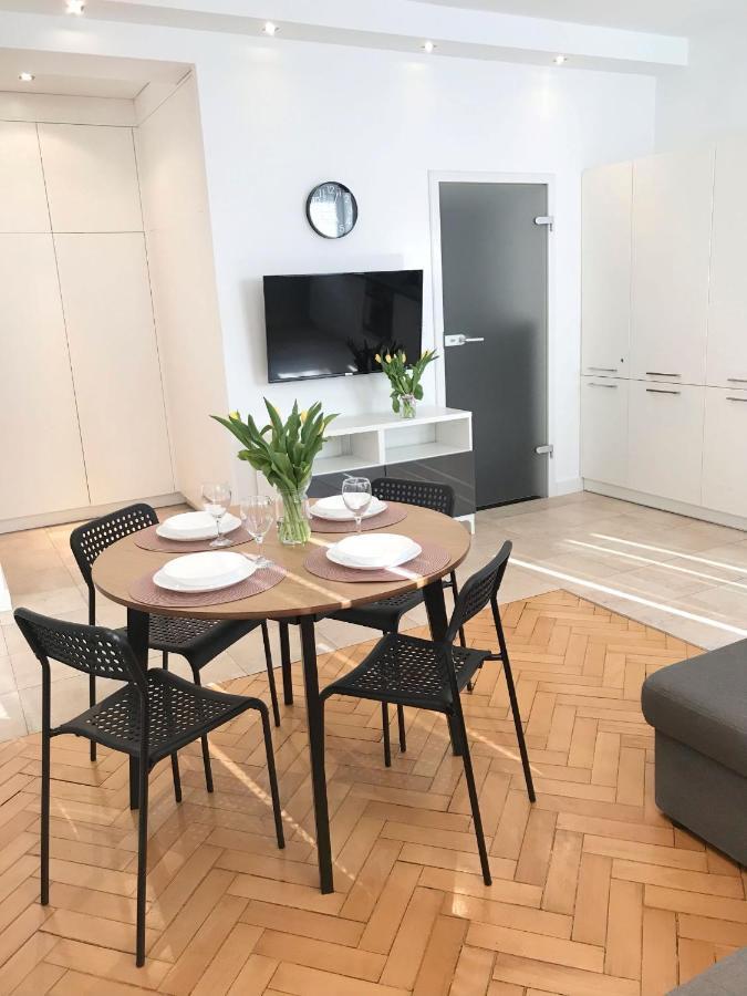 Klimatyczny Apartament Pod Ratuszem -Ul. Slaska 2 Czestochowa Ngoại thất bức ảnh